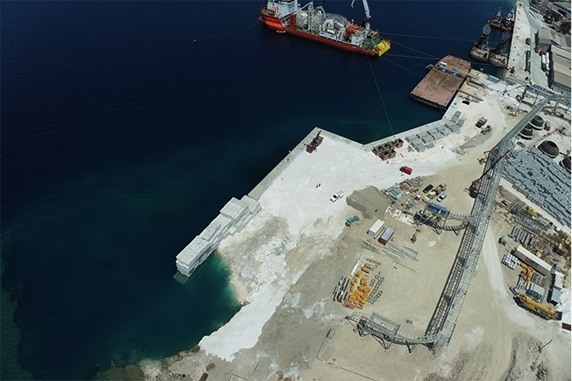 Εικόνα της Νέο παραλιακό κρηπίδωμα στις εγκαταστάσεις της FULGOR στο  Σουσάκι Κορινθίας